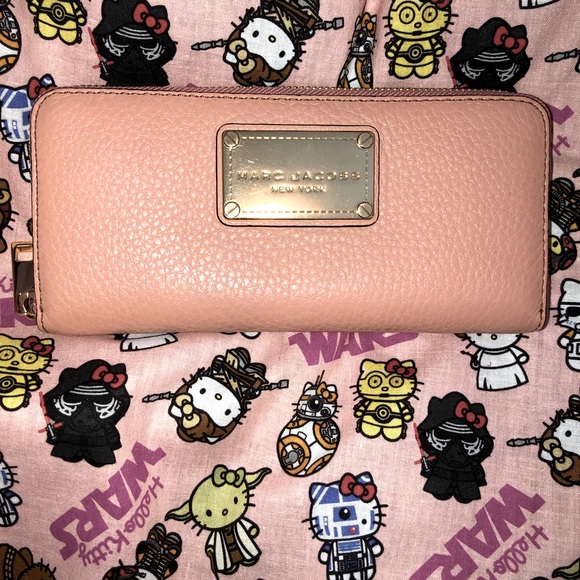 Marc Jacobs wallet - Picture 1 of 8